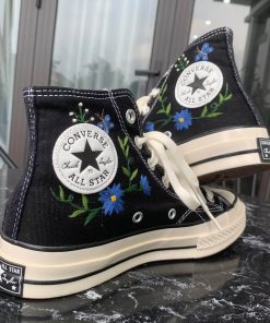 a5 Converse Embroidered Floral Blue White Chrysanthemums carries the meaning of freedom